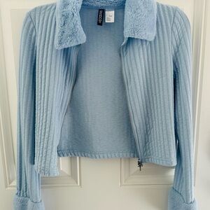 Chic Light Blue Ribbed Jacket with Faux Fur